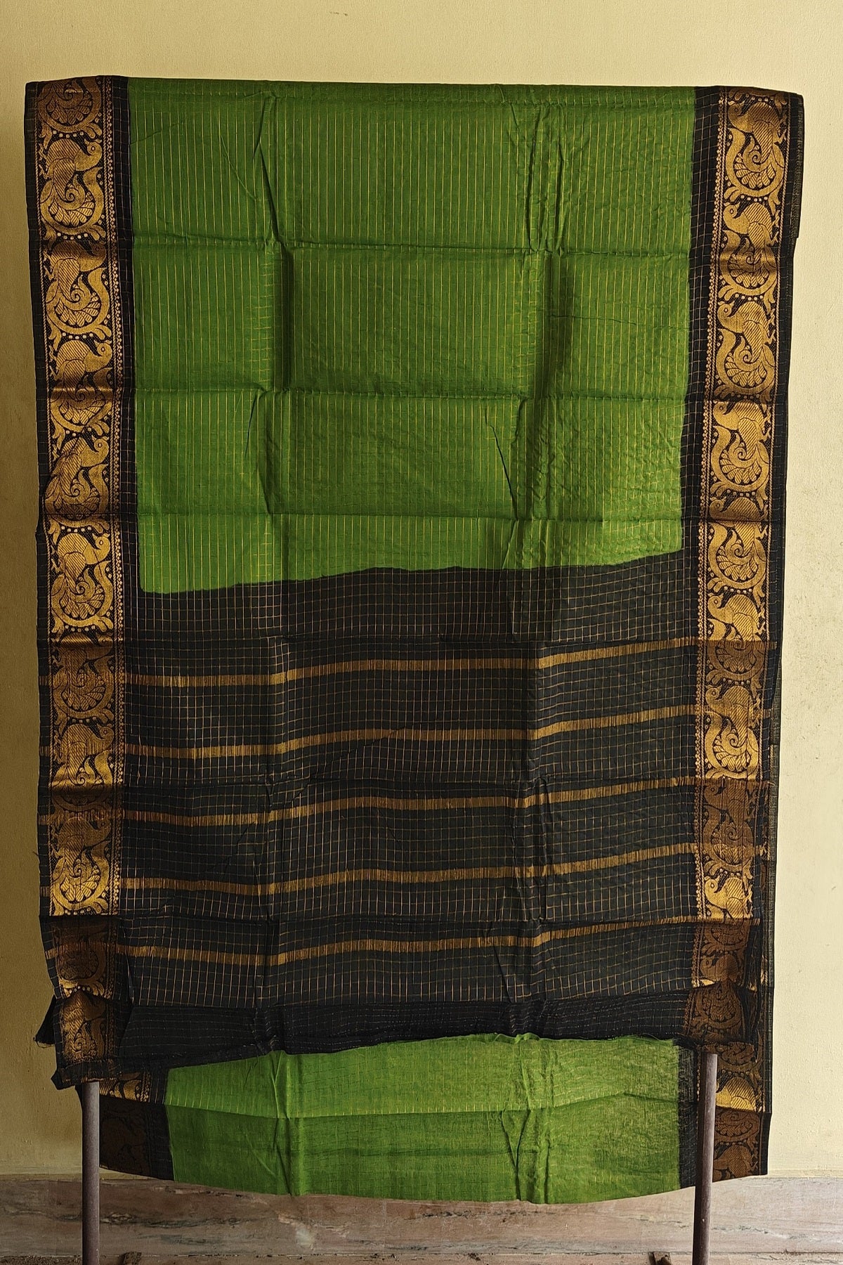 Madurai Sungudi Cotton :Green and Black