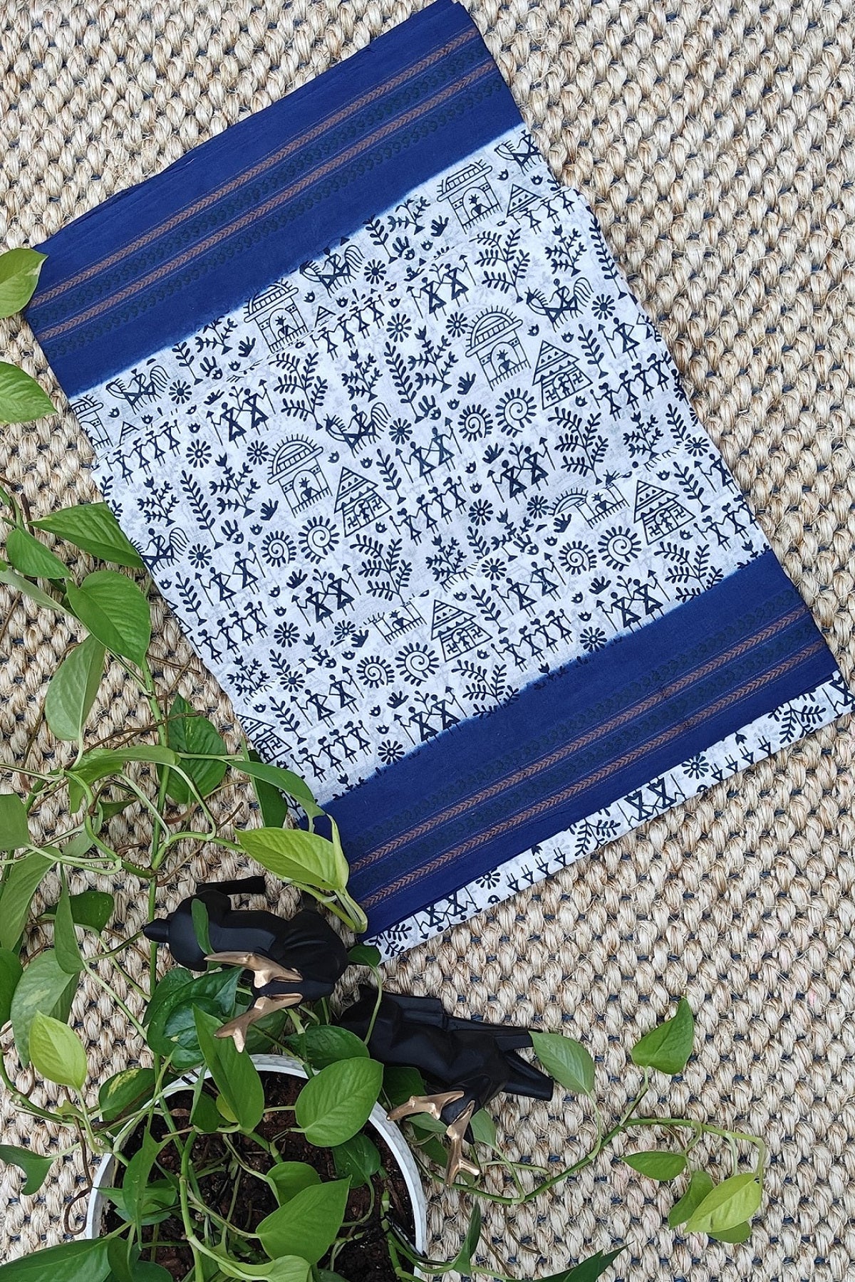 Madurai Sungudi Cotton :Off white and Navi blue