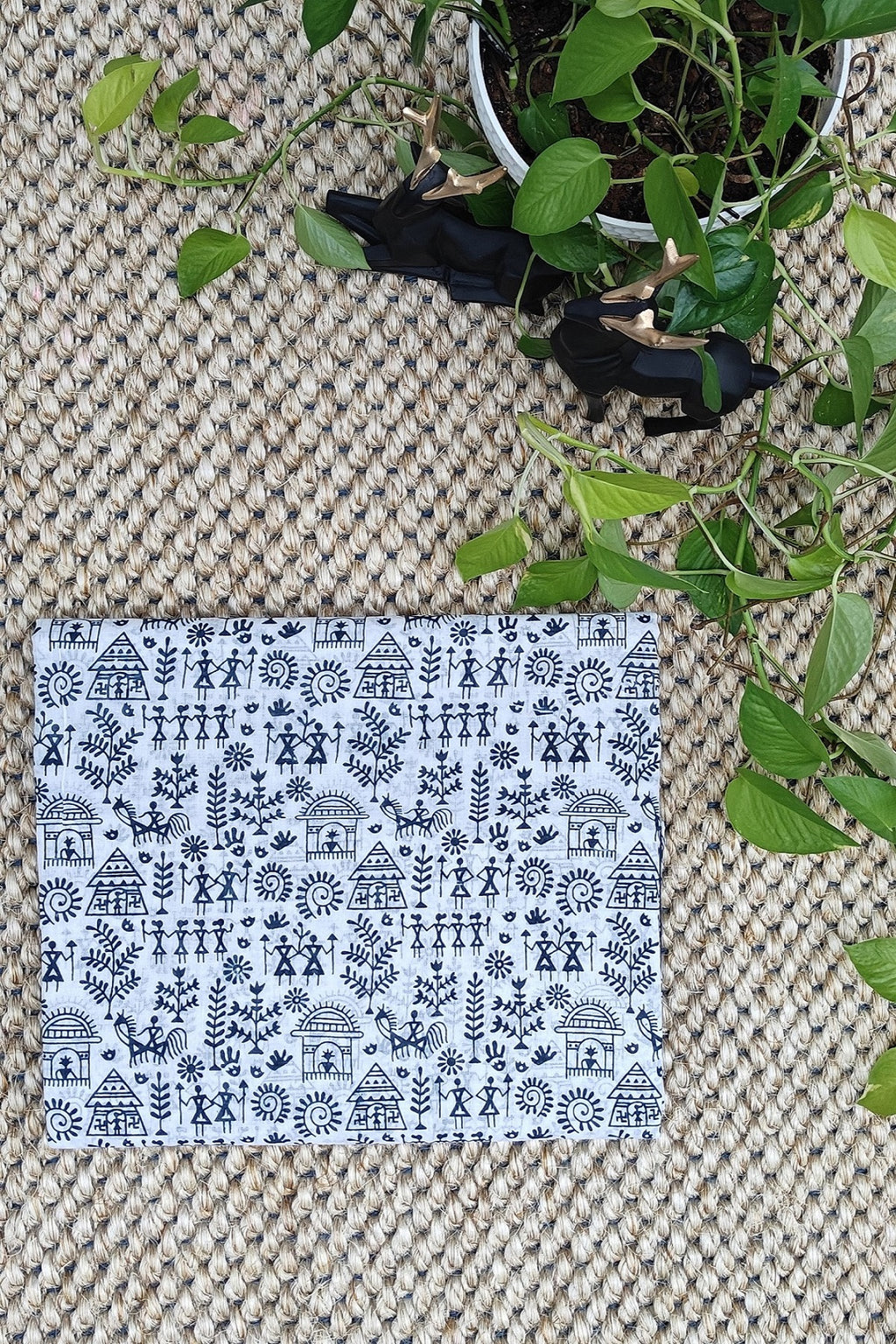 Madurai Sungudi Cotton :Off white and Navi blue