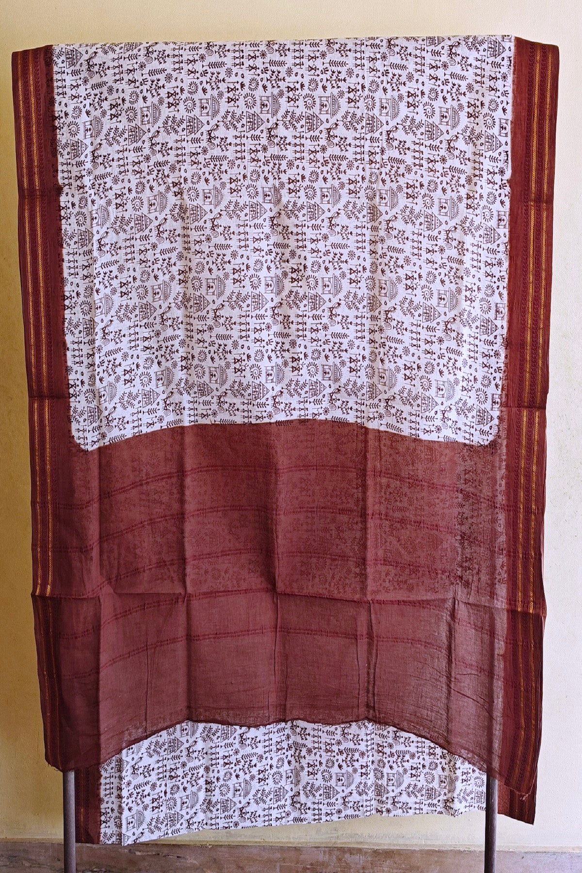 Madurai Sungudi Cotton :Off white and Maroon