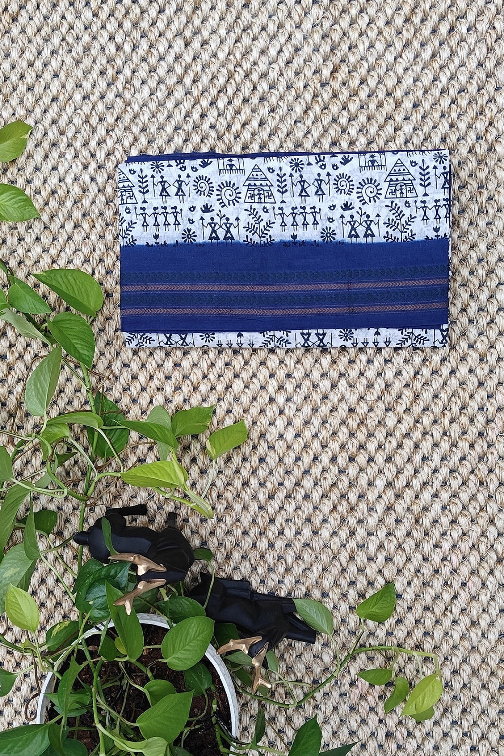 Madurai Sungudi Cotton :Off white and Navi blue