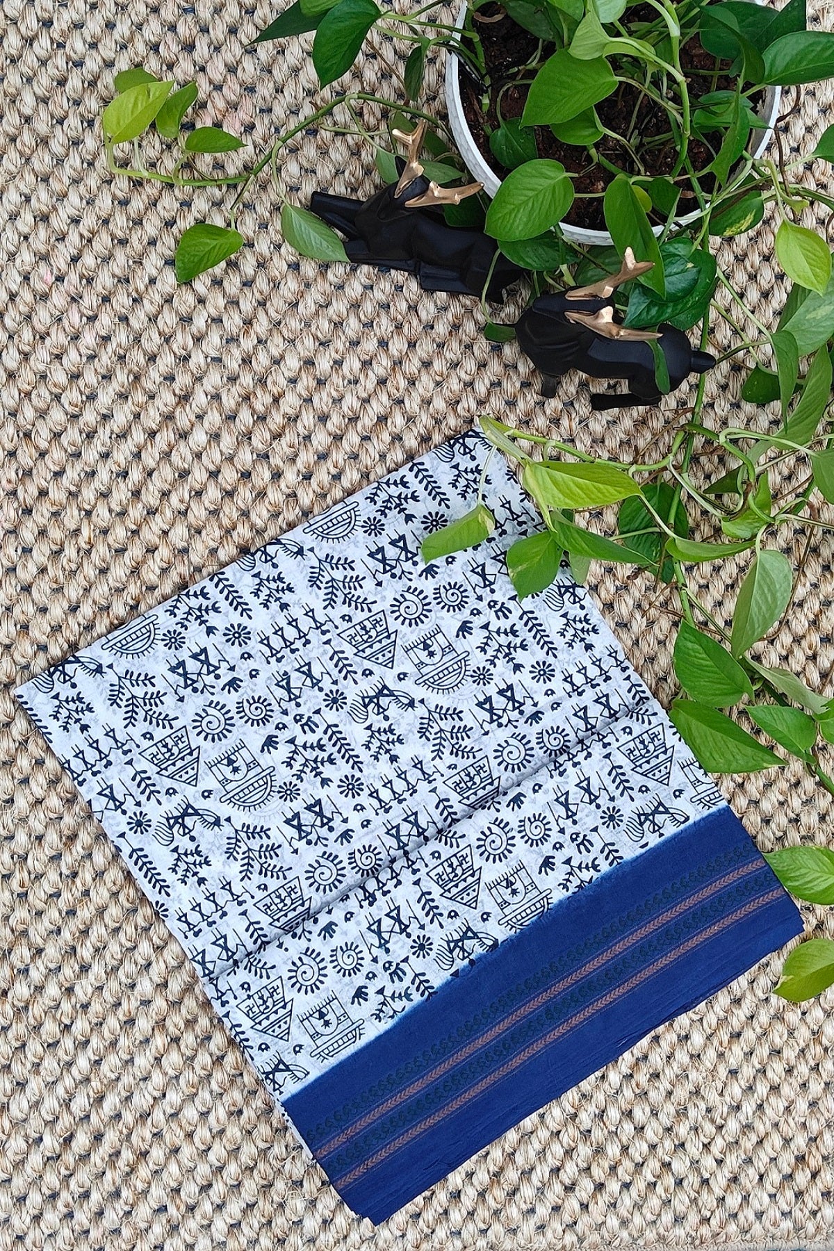 Madurai Sungudi Cotton :Off white and Navi blue